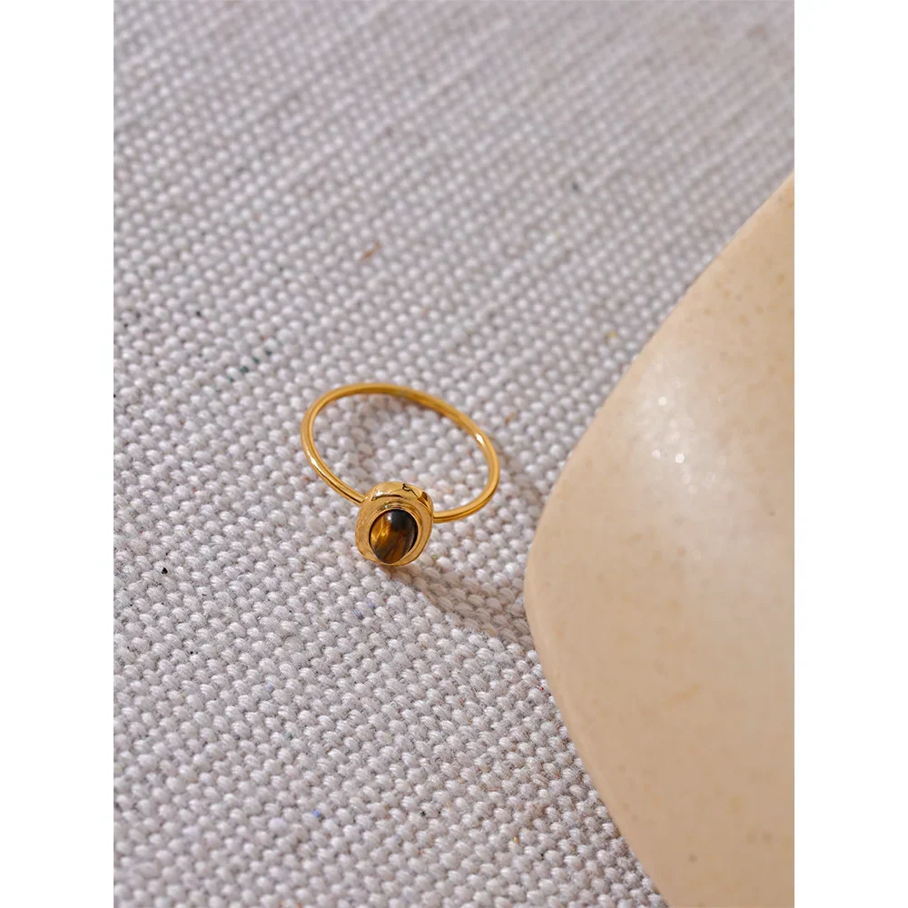 Thin gold ring