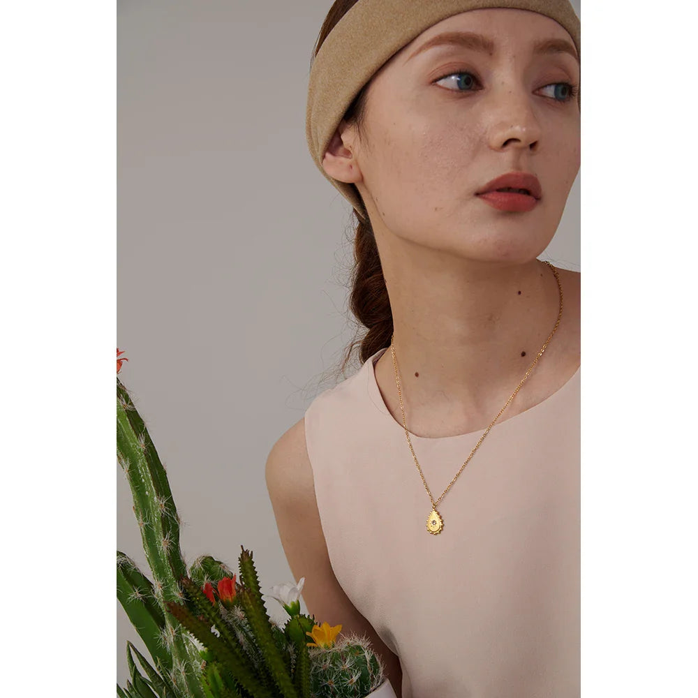 Necklace With Oval Pendant