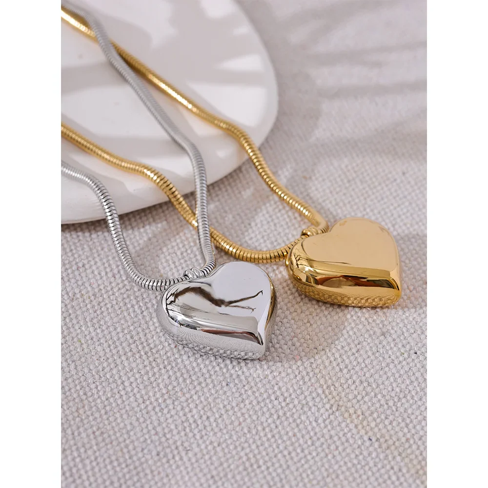 Heart Necklace Gold