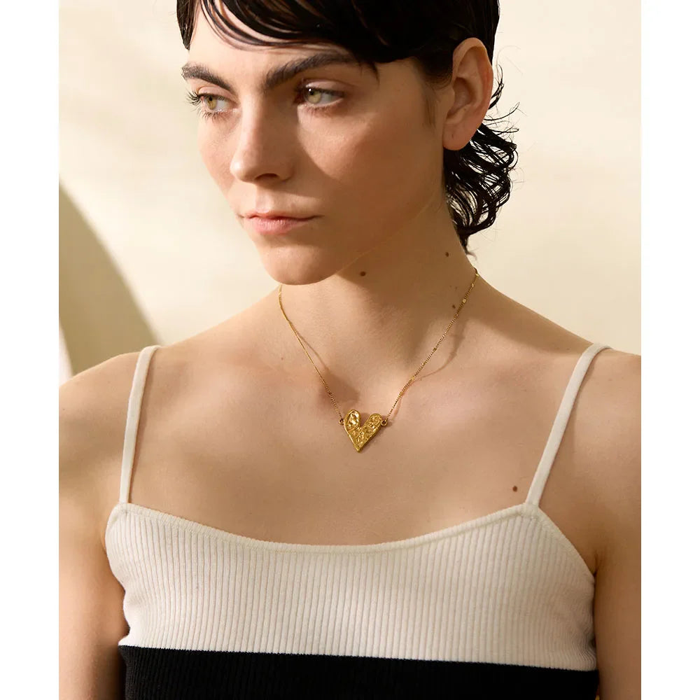 Gold Necklace With Heart Pendant