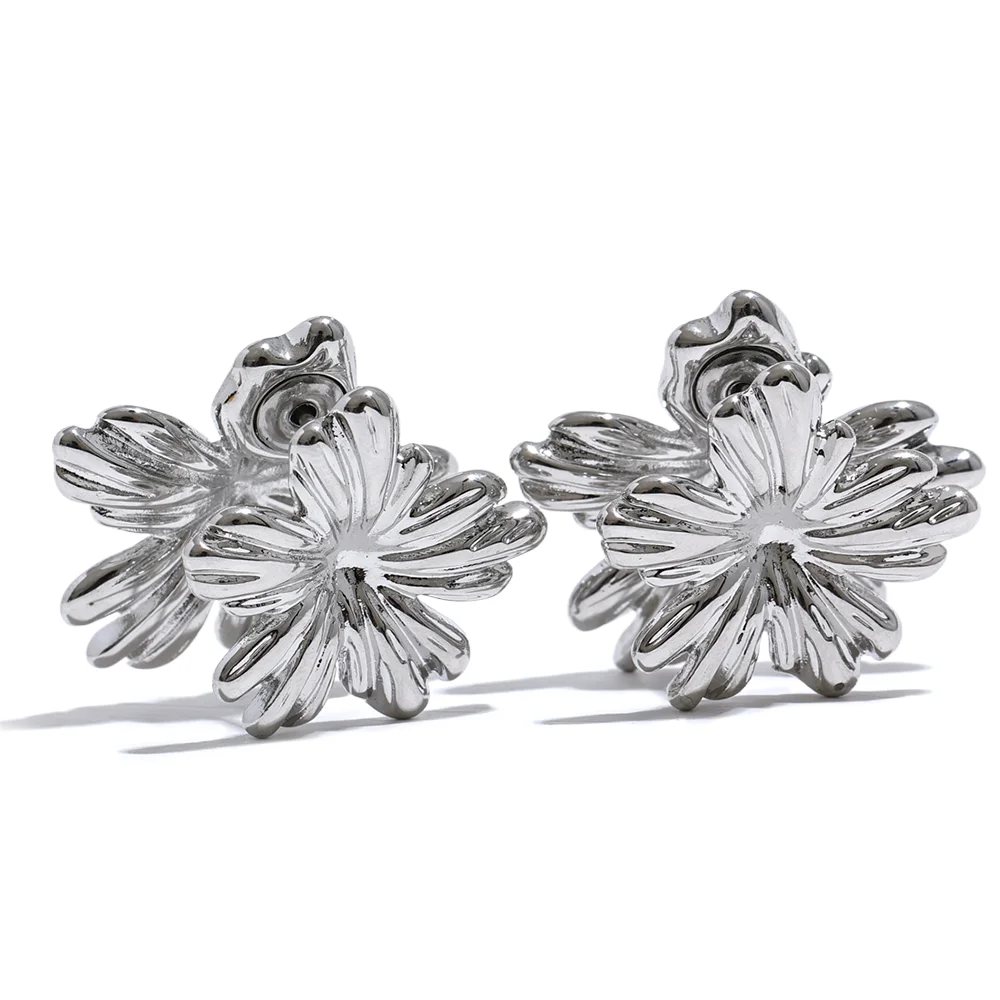 Stereoscopic Flower Golden Earrings