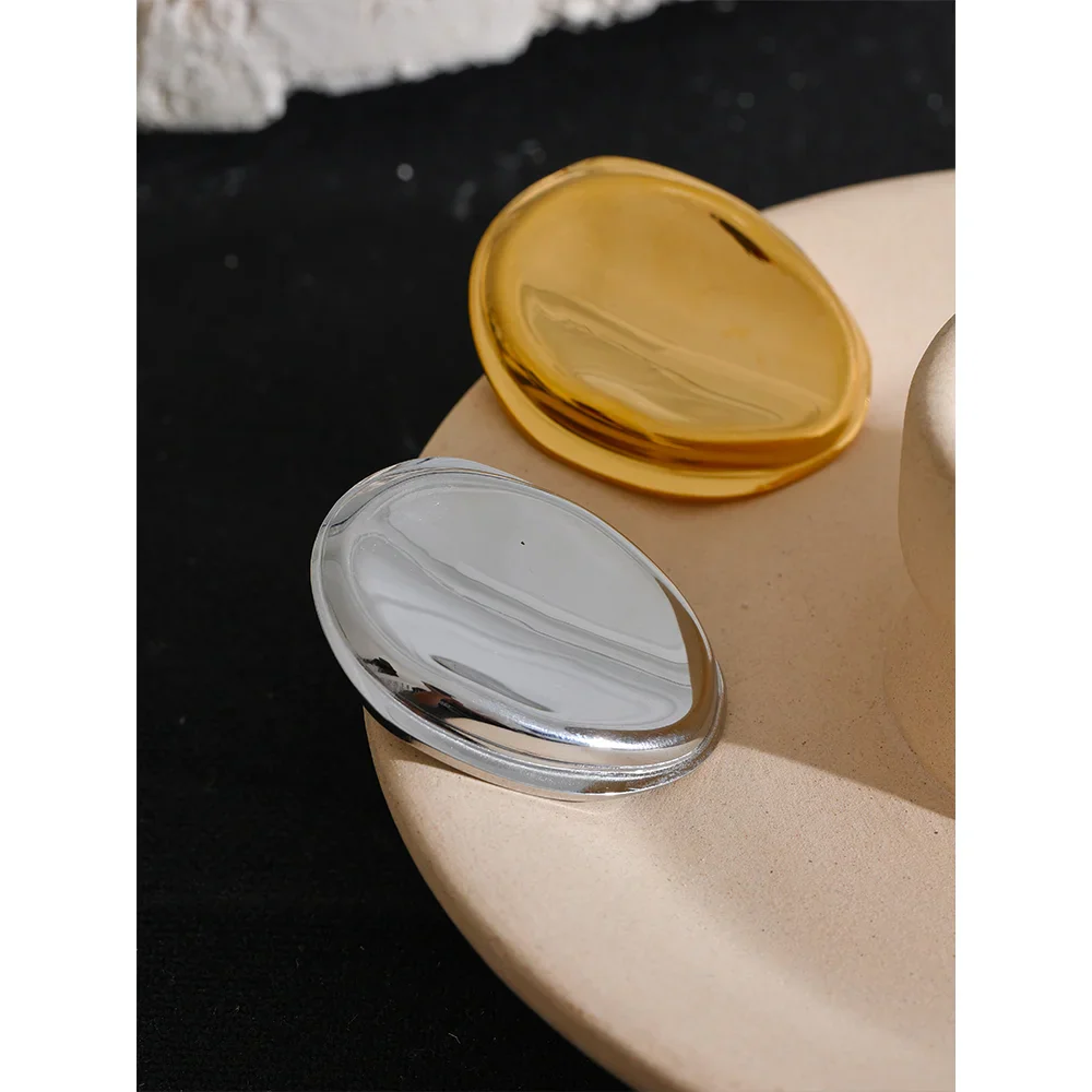 Minimalist Round Brooch