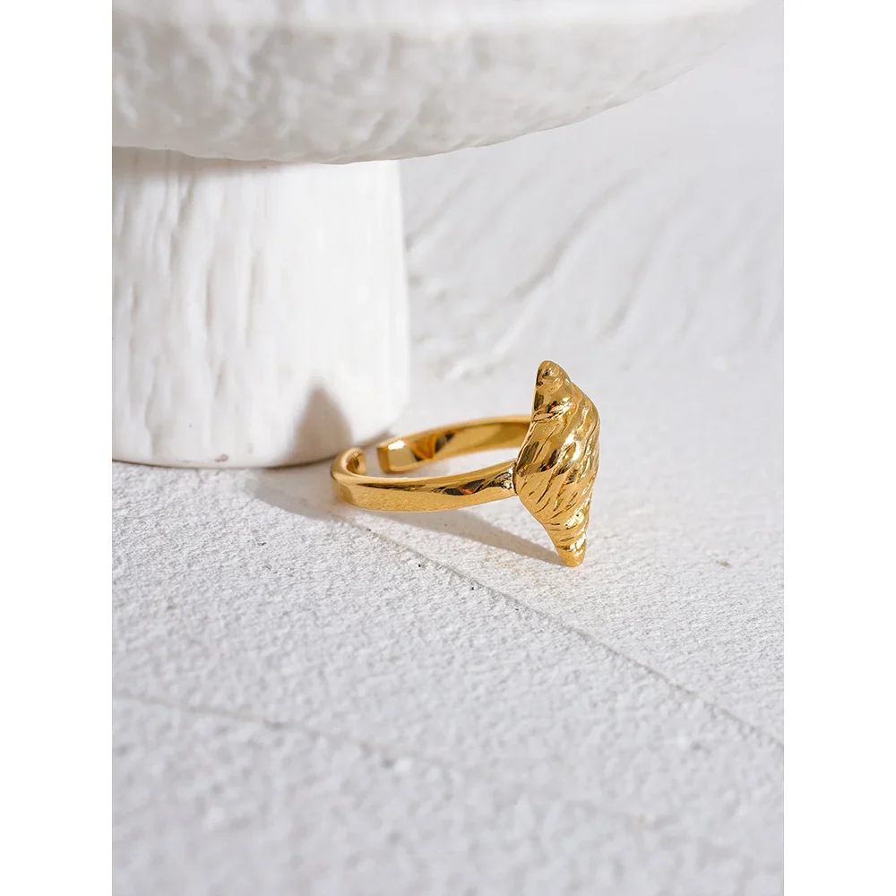 Conch Ring