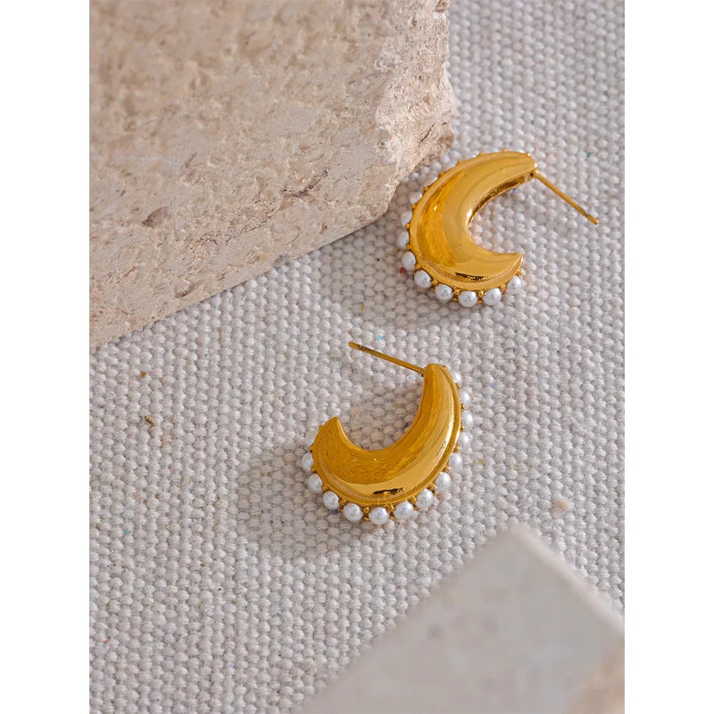 Cashew-Shaped Pearl Hoop Earrings
