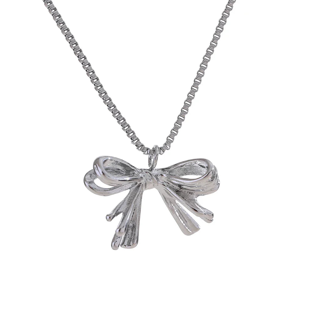 18K Gold Bow Knot Pendant Necklace