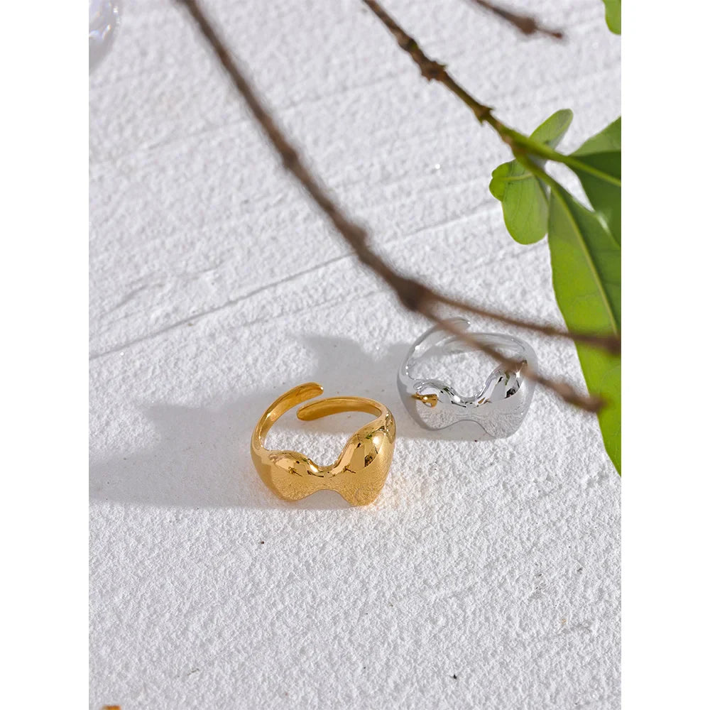 Twisted wedding rings