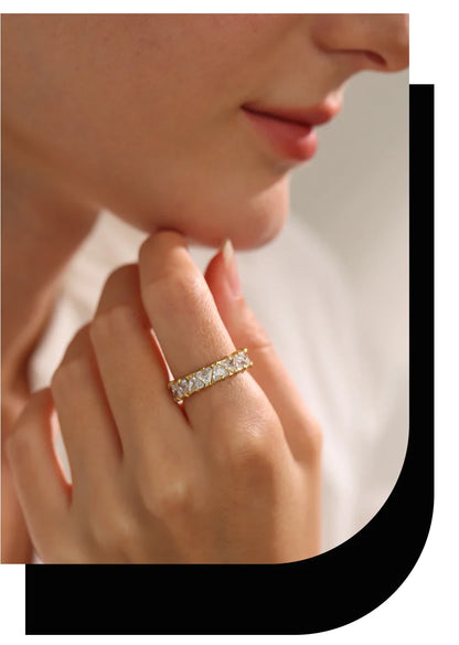 Delicate Bling Zirconia Ring