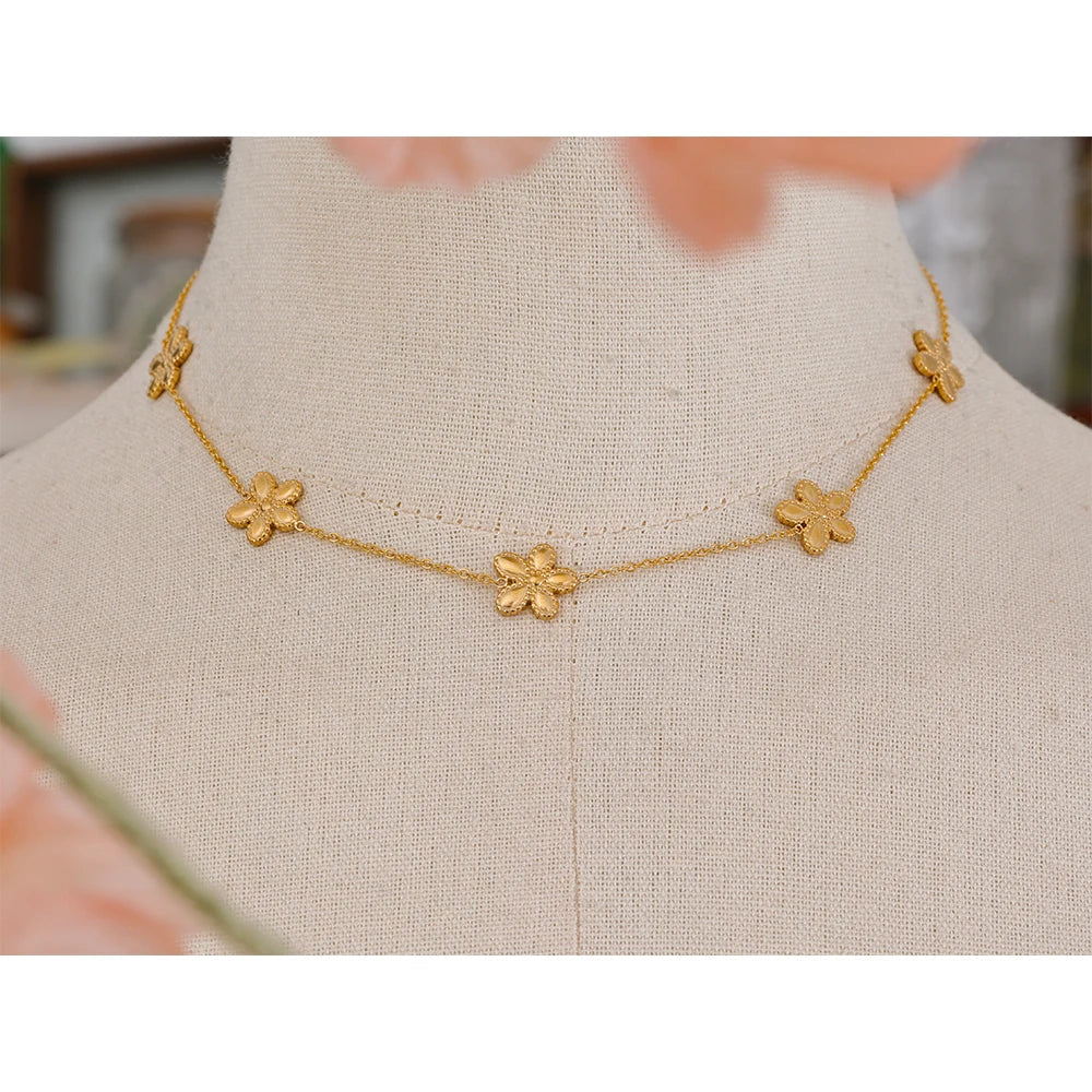 Flower Choker Necklace