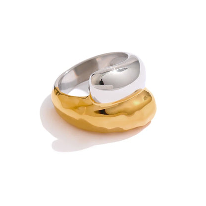 18 K Geometric Twist Finger Ring