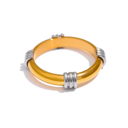 Golden Texture Round Ring