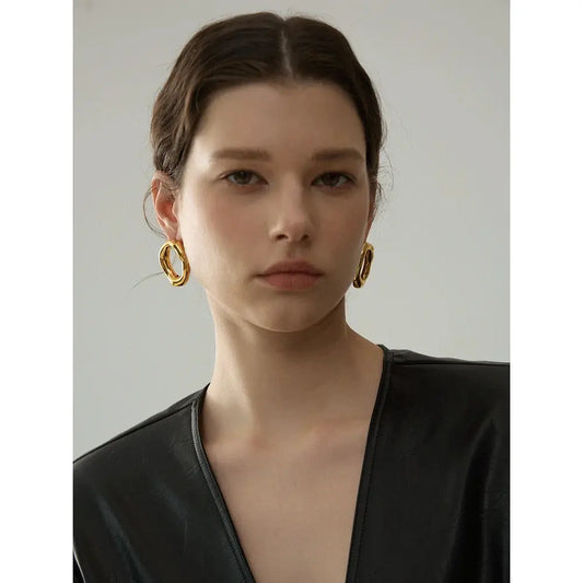 Geometric earrings gold