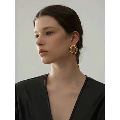 Geometric earrings gold