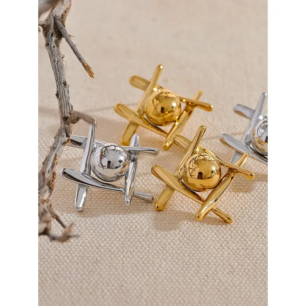 Gold geometric earrings