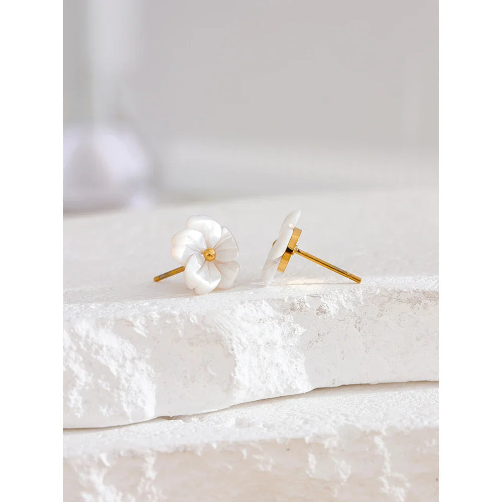 Flower Earrings White