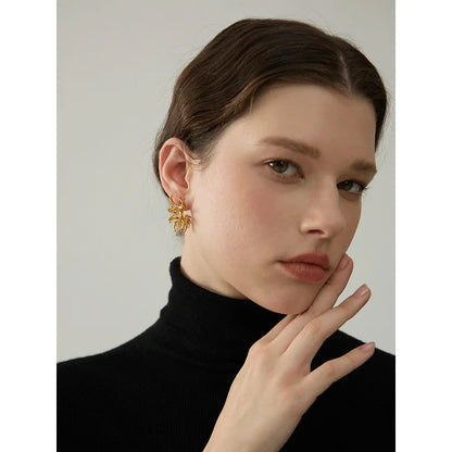 Geometric earrings gold