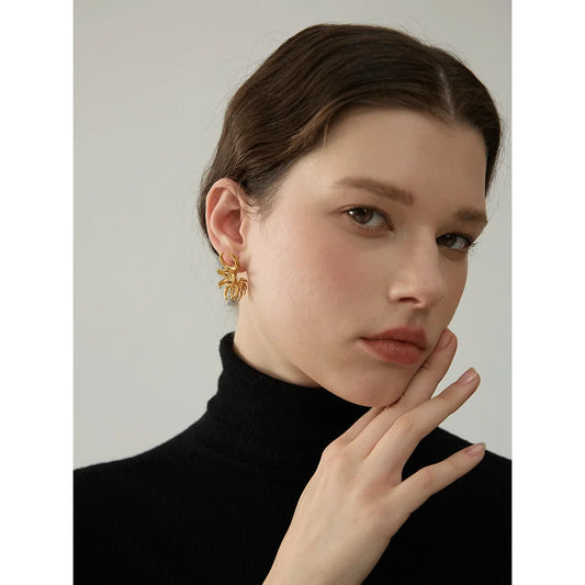 Geometric earrings gold