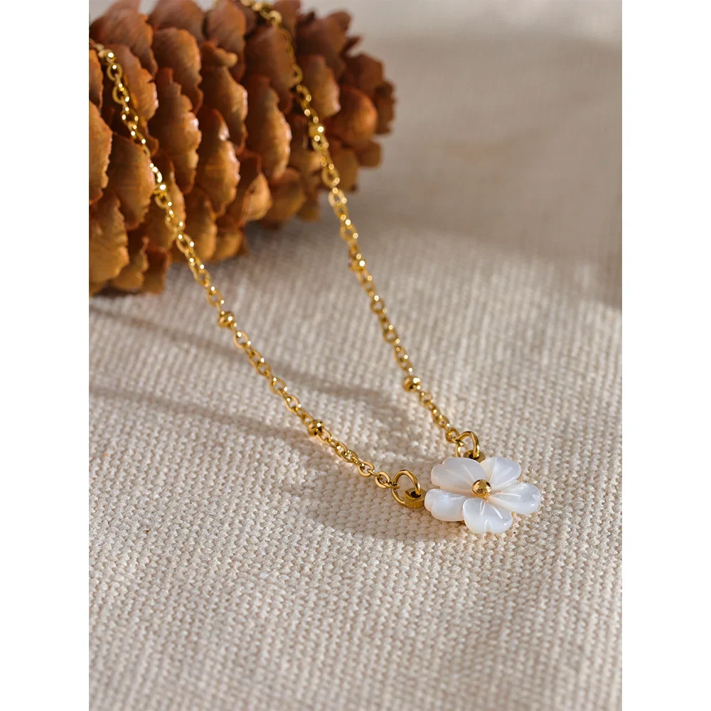 Pearl Flower Necklace