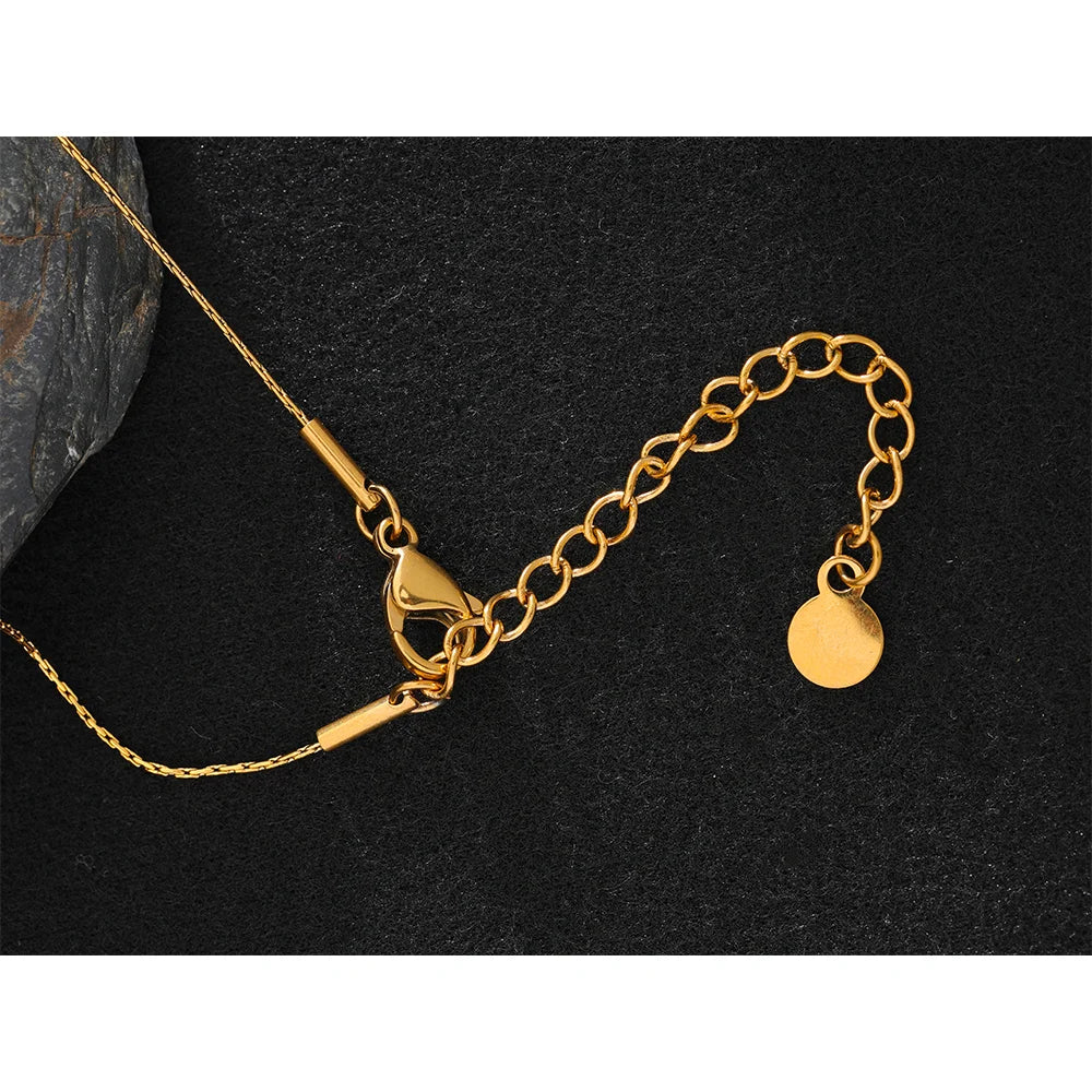 Pearl Pendant Necklace Gold