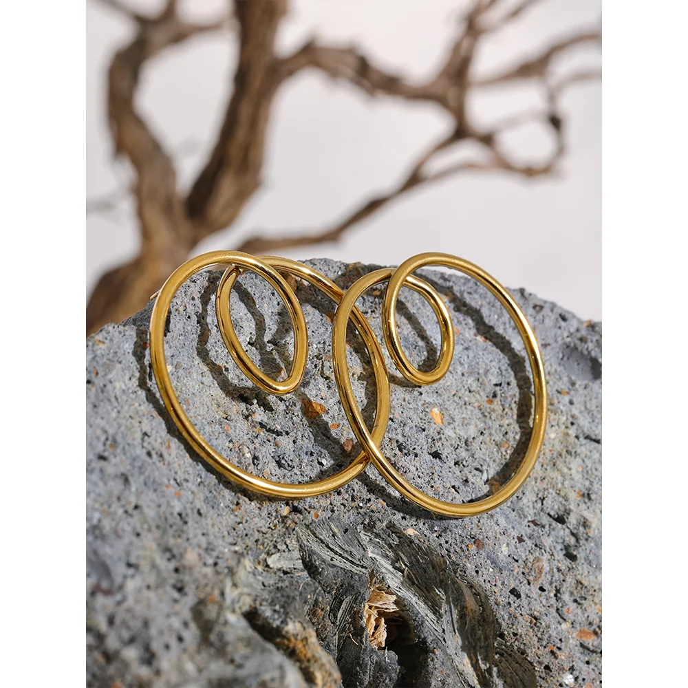 Round Knotted Hollow Stud Earrings