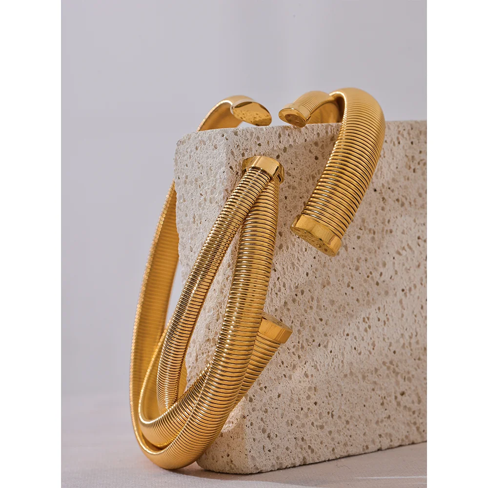 Thick Gold Choker Necklace
