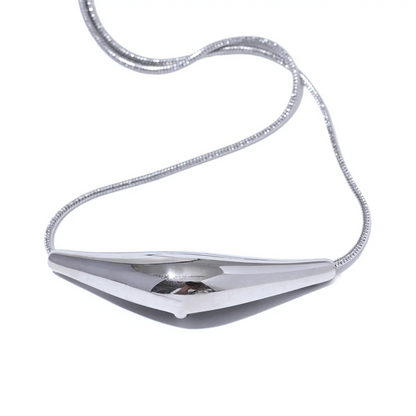 Cast Pendant Clavicle Necklace