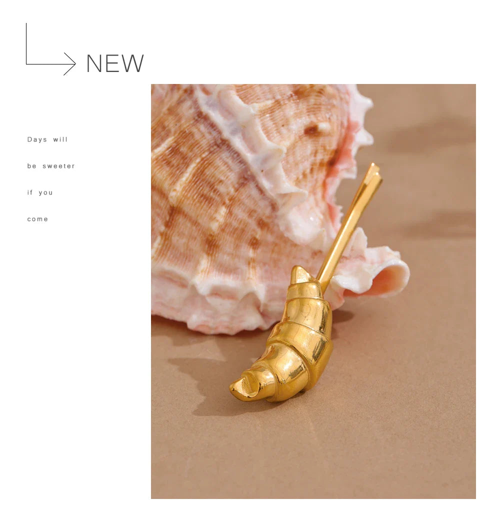 18k Gold PVD Croissant Hairpin