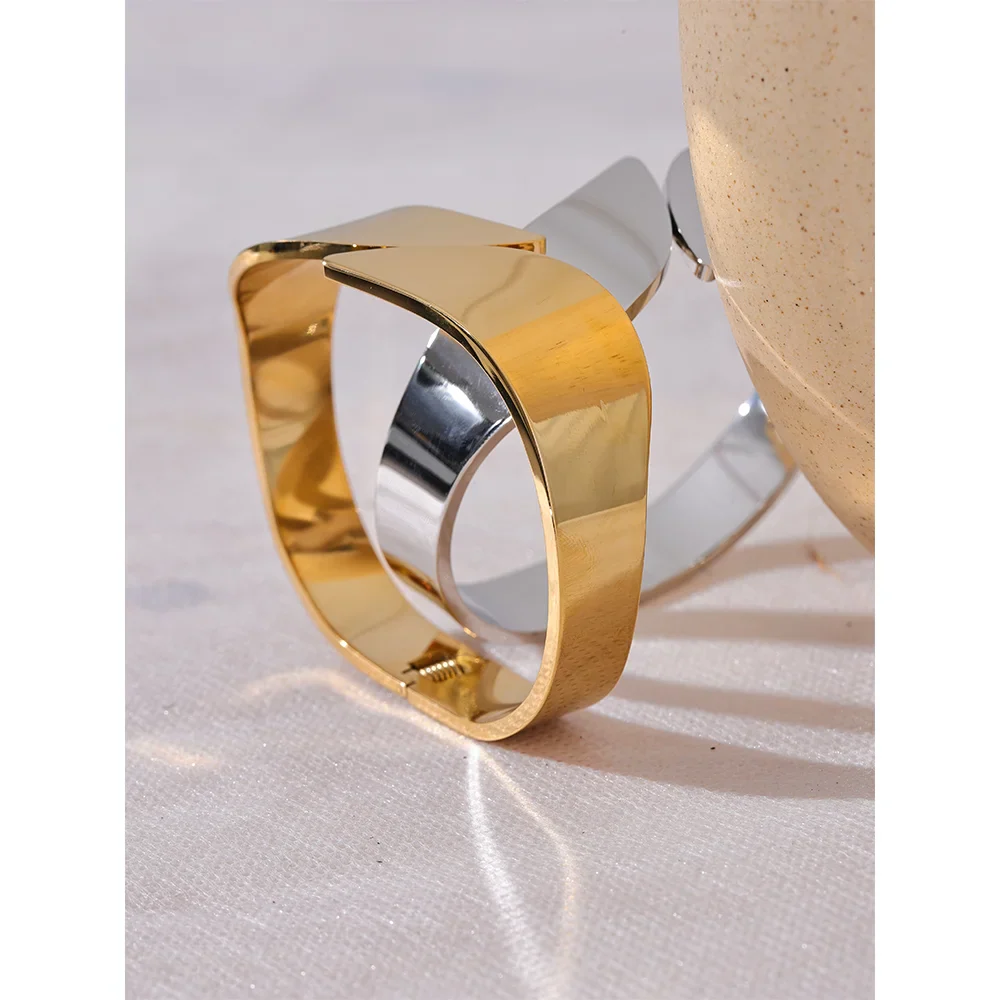 Glossy Geometric Bracelet