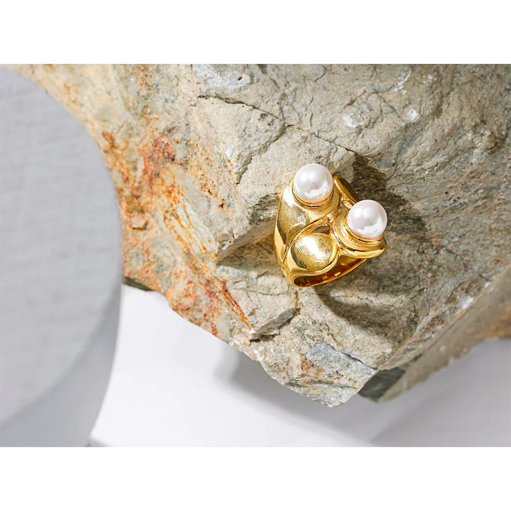 Gold and Pearl Ring