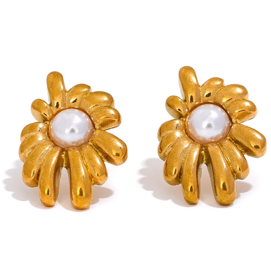 Vintage Imitation Pearls Flower Studs
