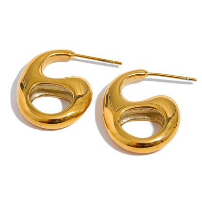 Minimalist gold earrings