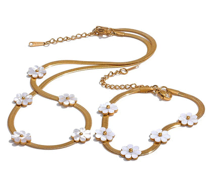 White Flower Necklace