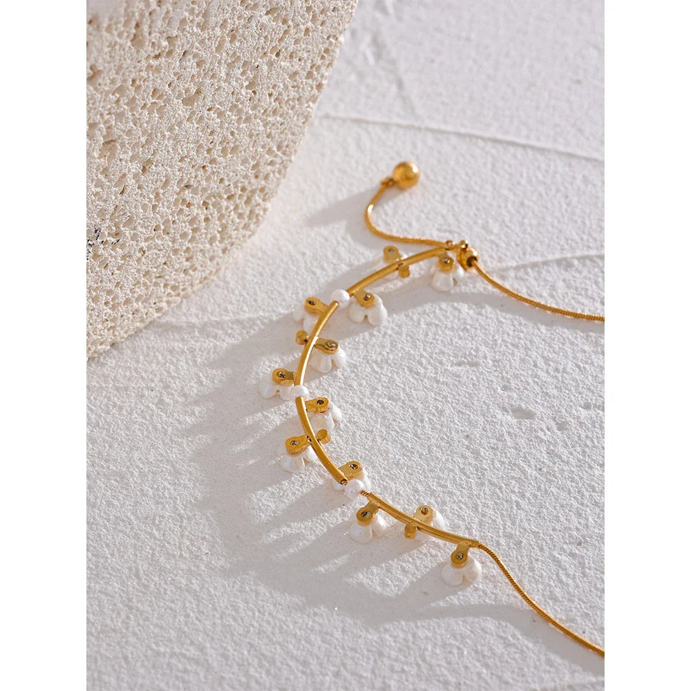 Mother of Pearl Flower Necklace