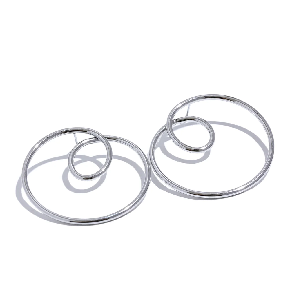 Round Knotted Hollow Stud Earrings