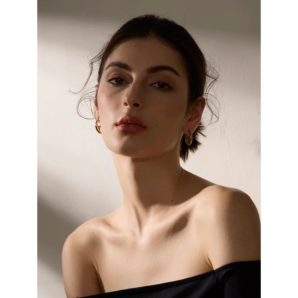 Minimalist gold earrings