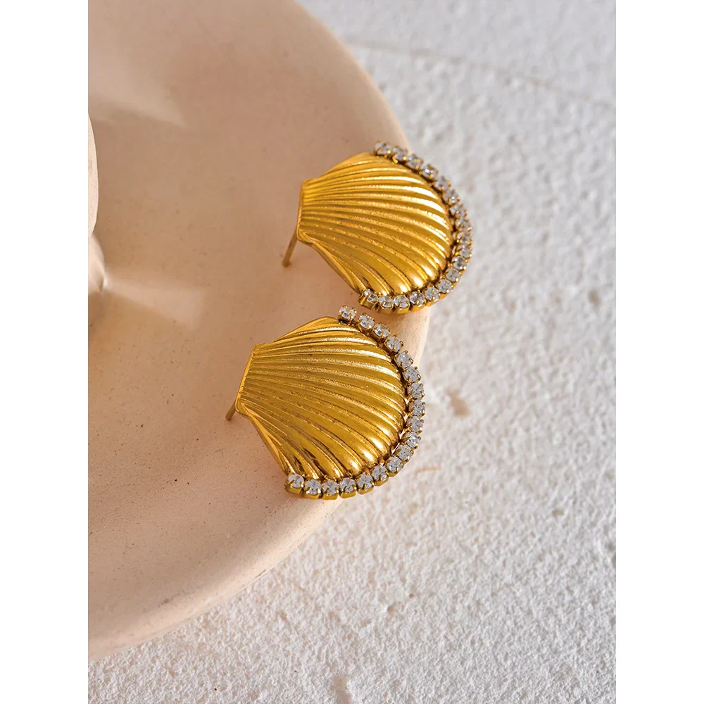 New Shell Stud Earrings