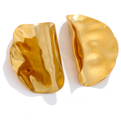Metal Edge Curl Stud Earrings