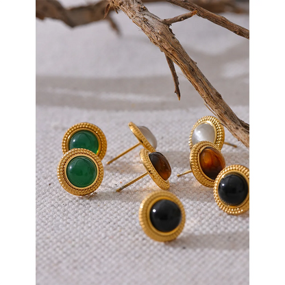 Stud earrings stone