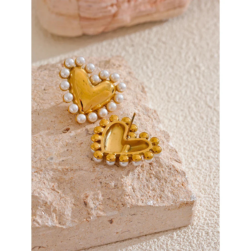 Heart pearl earrings