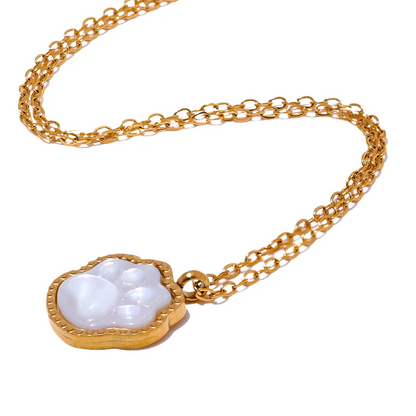 Natural Shell Claw Pendant Necklace