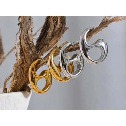 Minimalist gold earrings