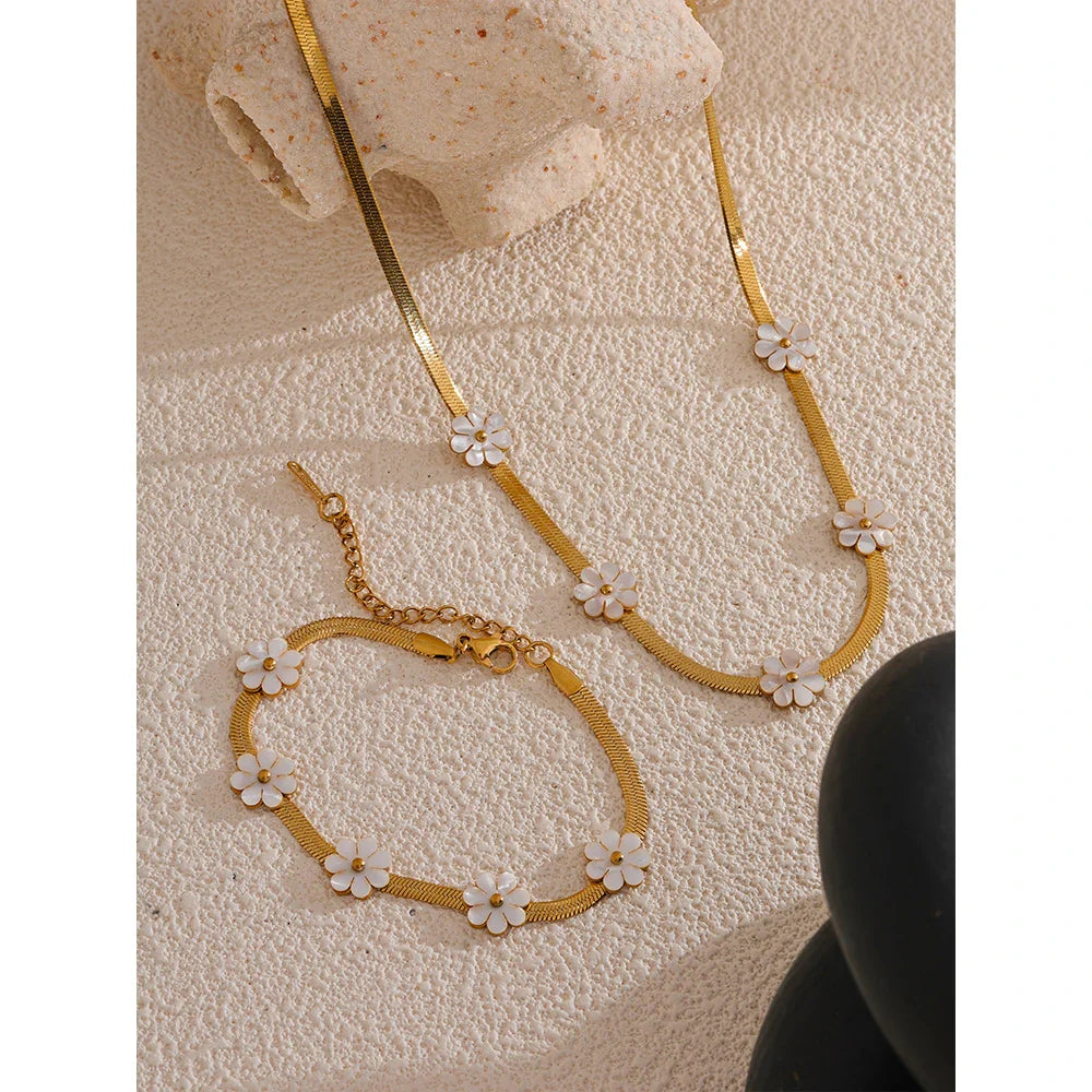White Flower Necklace