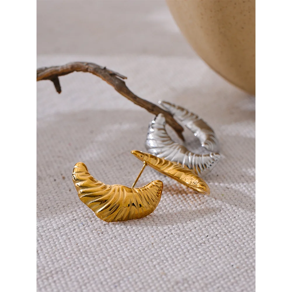 Croissant Moon Stud Earrings