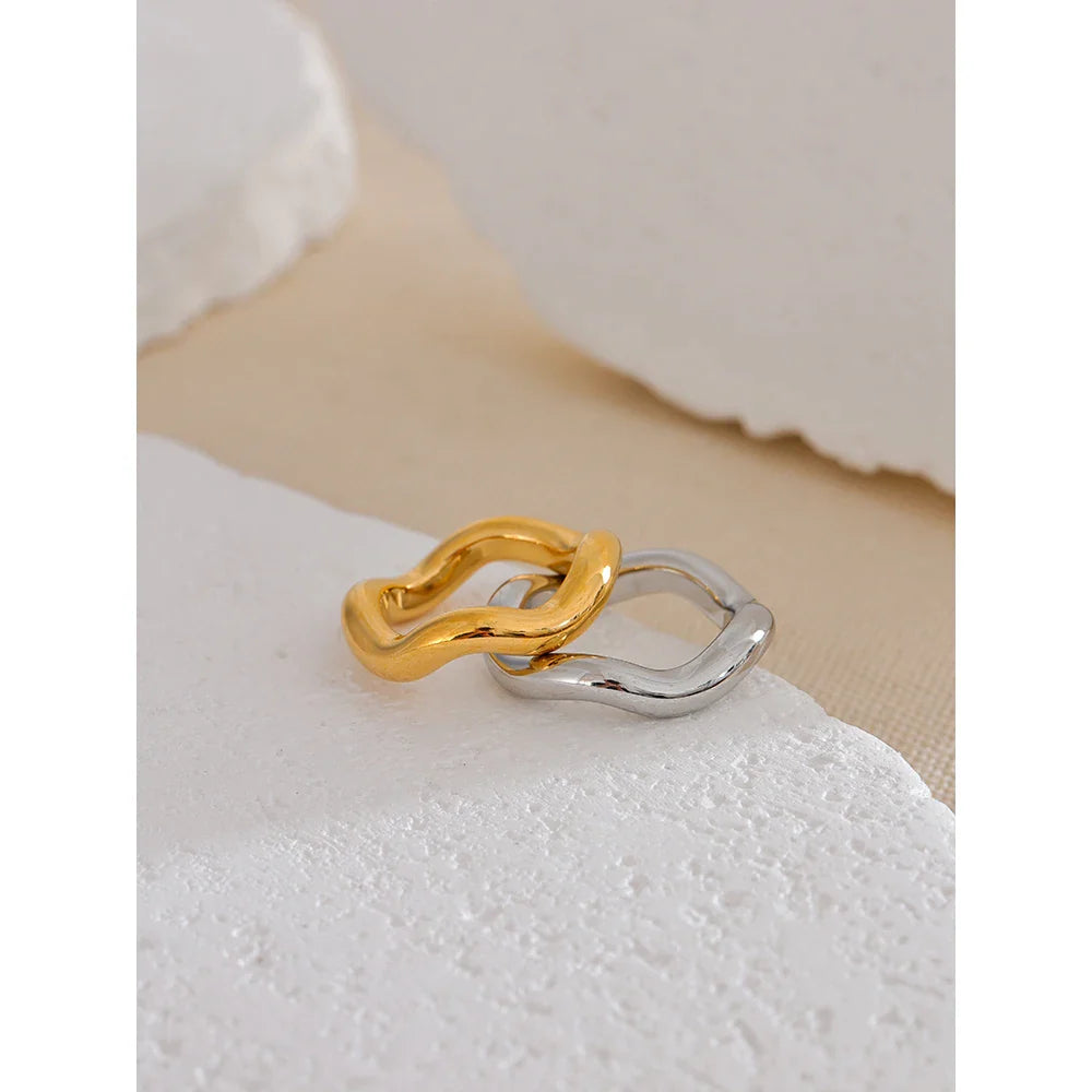 Gold twist ring