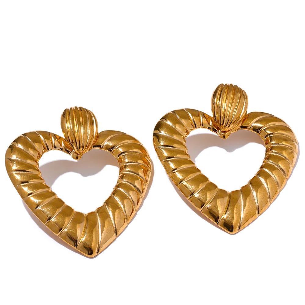Heart Hollow Studs