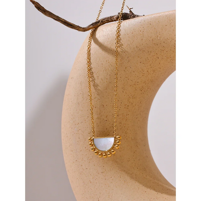 Fan Necklace