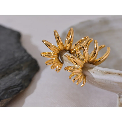 Geometric earrings gold