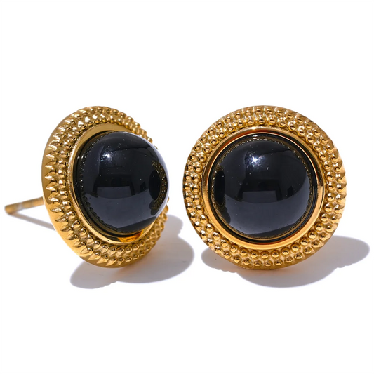Stud earrings stone
