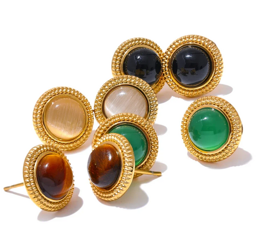 Stud earrings stone
