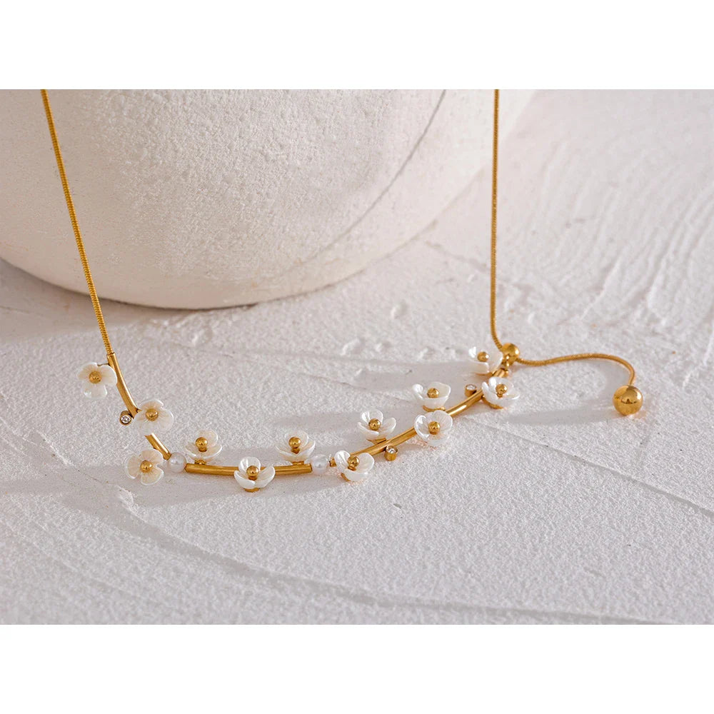 Mother of Pearl Flower Necklace