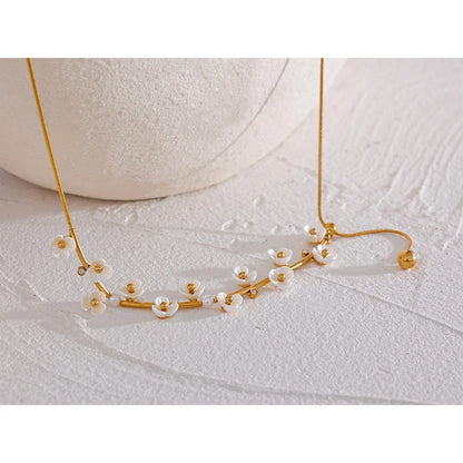 Mother of Pearl Flower Necklace